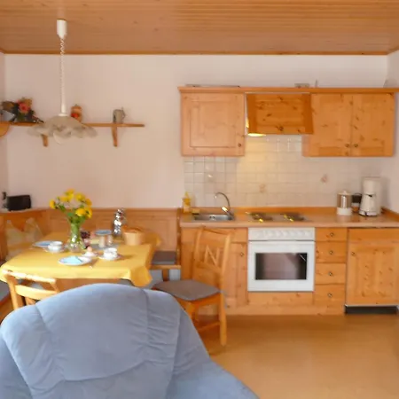 Hübner Apartment *